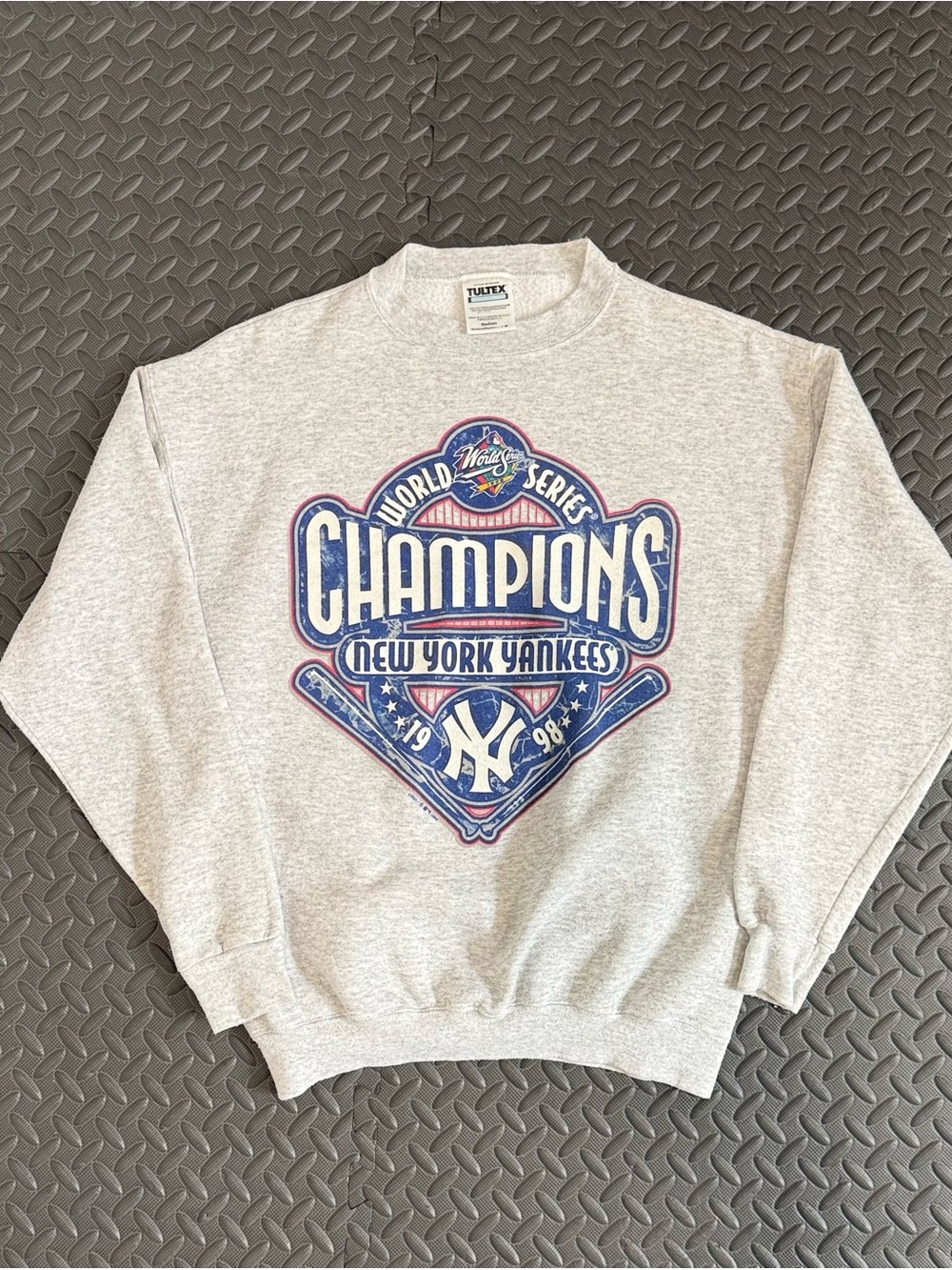 New York Yankees 1998 World Series Champions Crewneck Sweatshirt Tultex